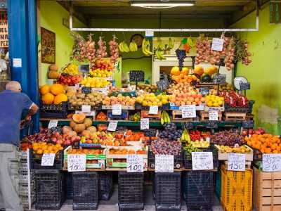 ...per arrivare nella zona della frutta e verdura
